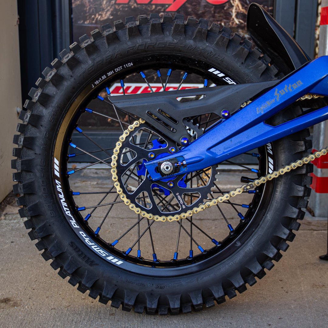 BlueLightBee-17_a5291b37-cef1-4074-a0df-0d714bc8d877 - SUR RON USA